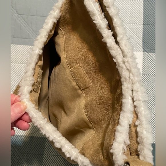 Vintage Y2K Disney Mickey Crossbody Bag Faux Suede/Shearling Adjustable Strap - Picture 5 of 8